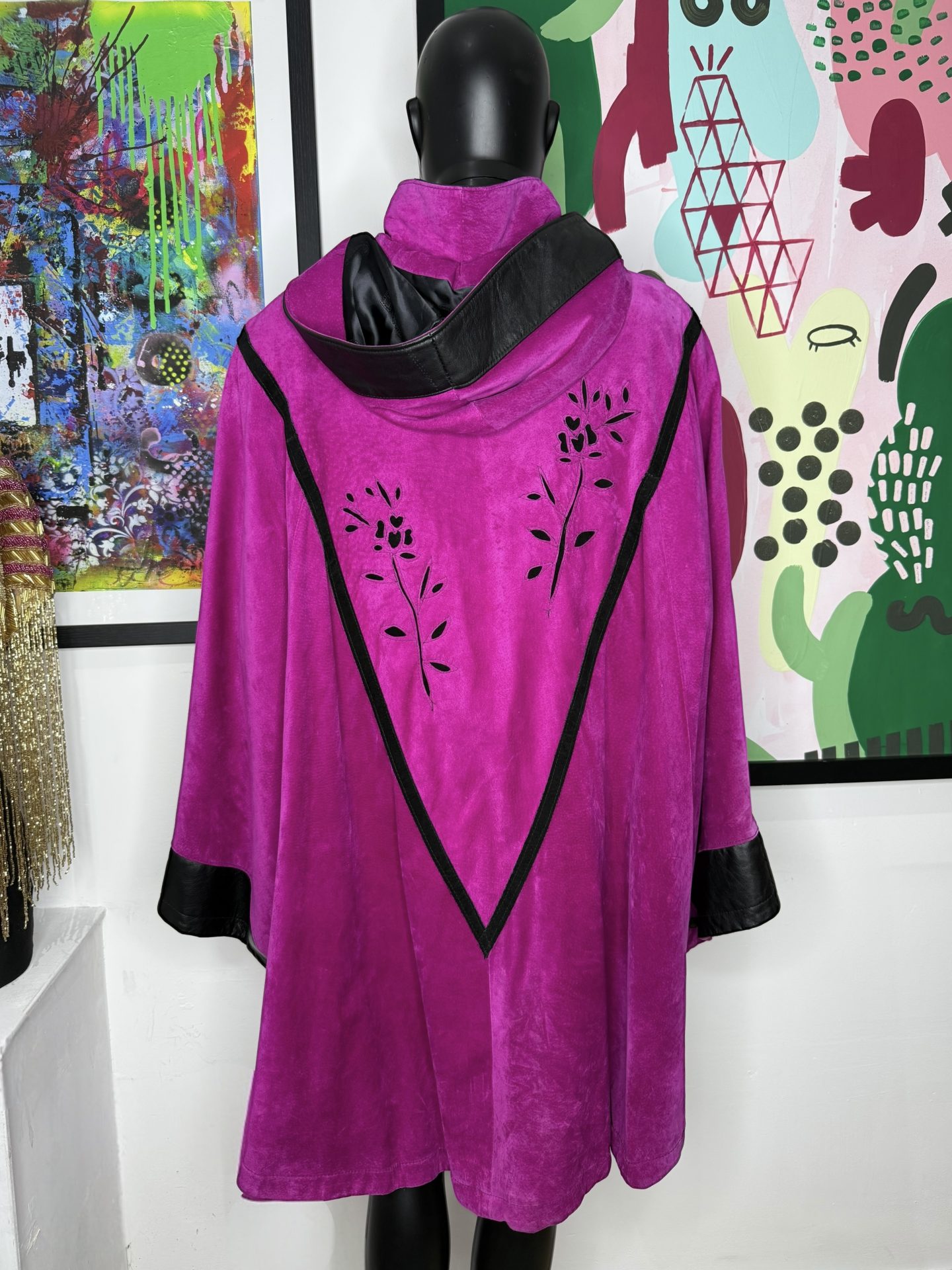 1980s Magenta Suede Cape Coat - Image 3