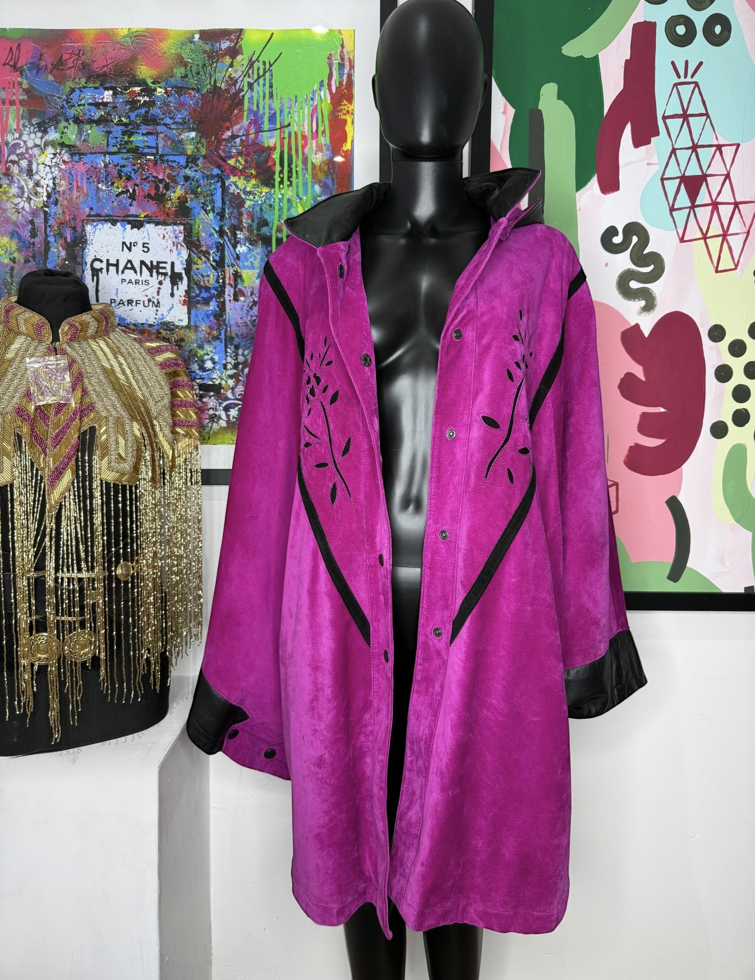 1980s Magenta Suede Cape Coat - Image 4
